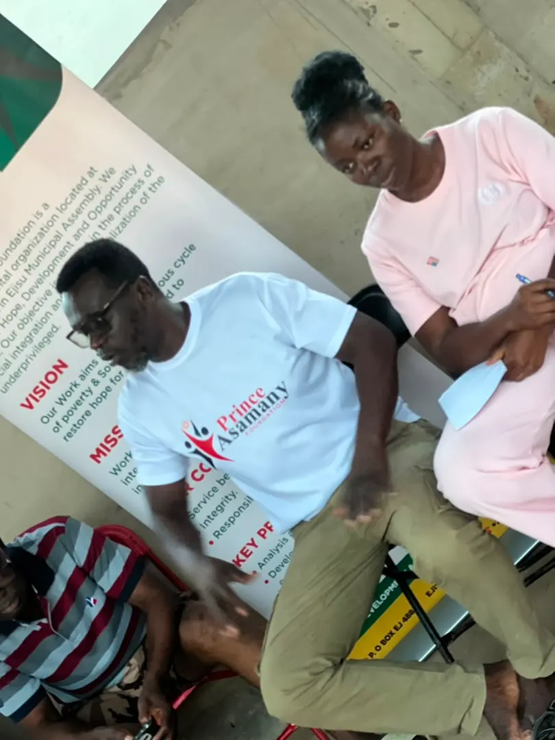 Foundation representative facilitating a discussion with the farmers